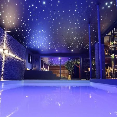 Les Suites M Wanze Luaran gambar