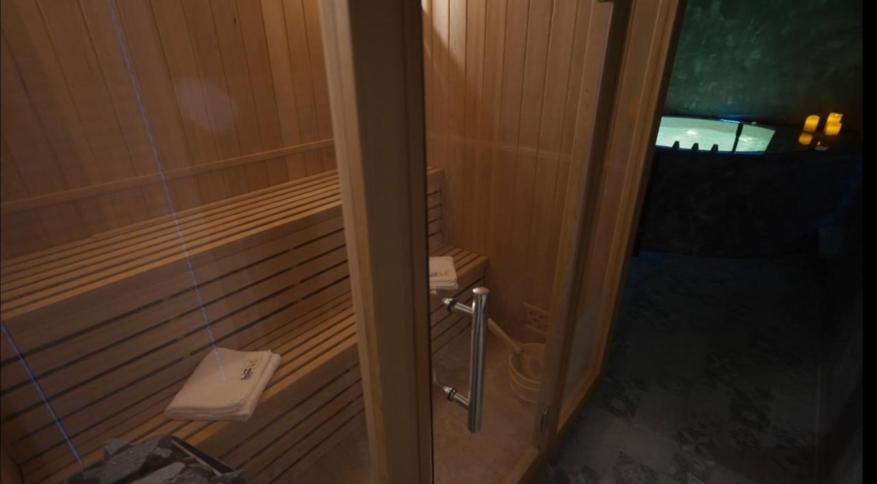 Les Suites M Wanze Luaran gambar