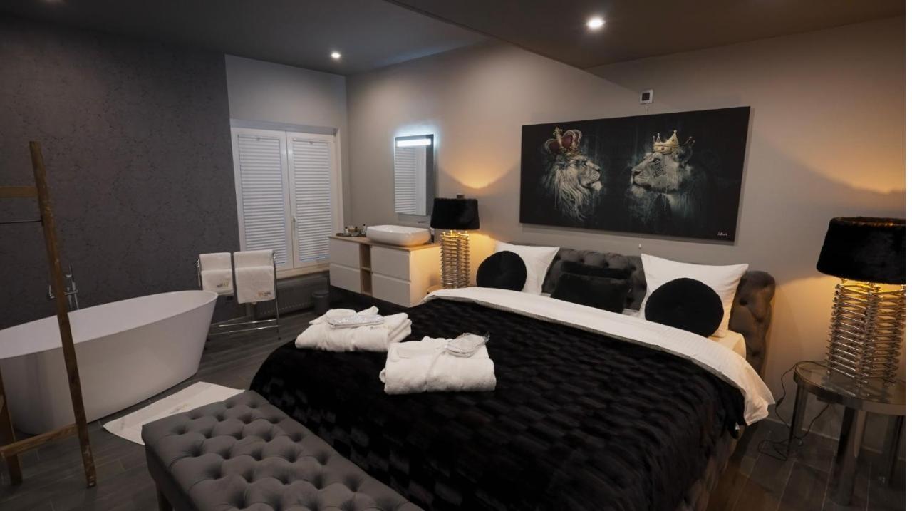 Les Suites M Wanze Luaran gambar