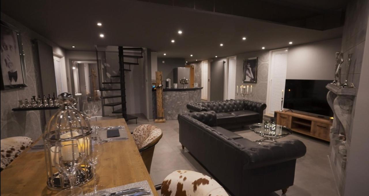 Les Suites M Wanze Luaran gambar