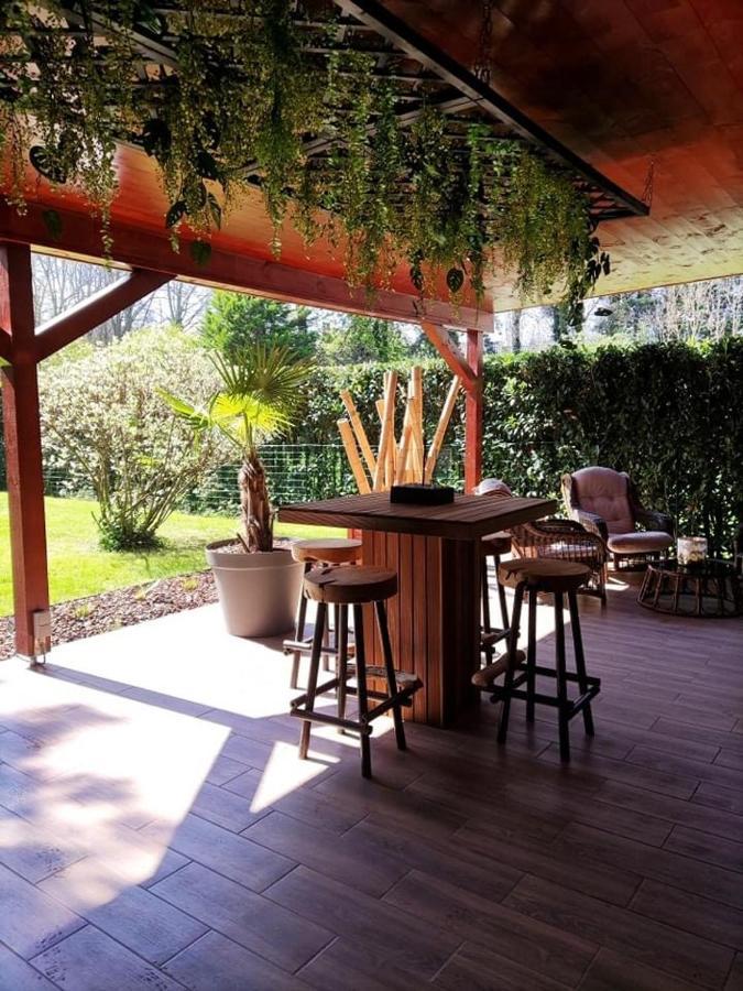 Les Suites M Wanze Luaran gambar